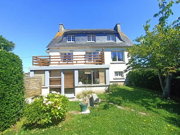 INVESTISSEMENT À FORT POTENTIEL - MAISON + DÉPENDANCE - PLOUESCAT