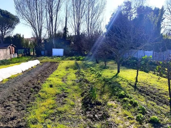 Terrain à bâtir 970 m2 quartier la Gillerie