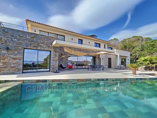 Maison 7 pièces 280 m²