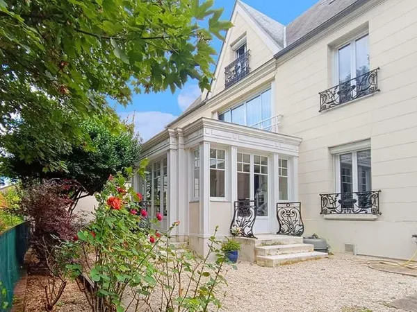 Demeure Familiale 12 pièces 300 m2 BRY SUR MARNE (94360)