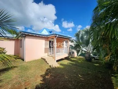 Maison Baie Mahault 5 pièces 102 m² avec piscine