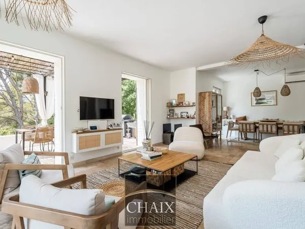 Villa 7 pièces 222 m²