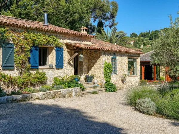 Opio-Villa Provençale- 10 couchages-piscine