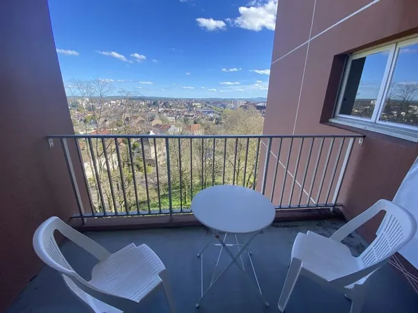 APPARTEMENT MEUBLE + TERRASSE