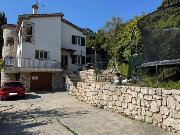 SAINTE - AGNÈS : Appartement 3 pièces avec garage !