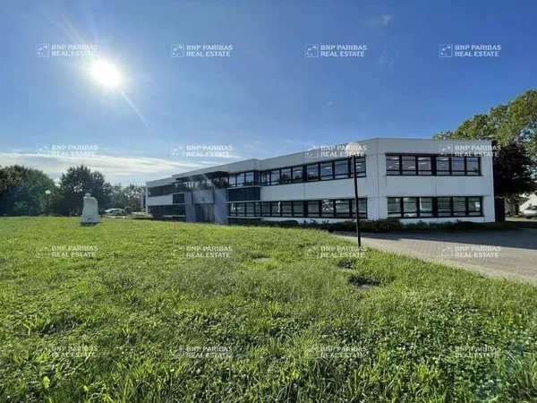 Bureaux 176 m²