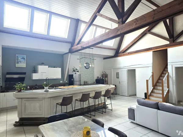 Appartement 8 pièces 204 m²