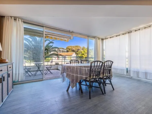 A VENDRE 2 PIECES 46M2 + LOGGIA ET TERRASSE DE 26M2 A LA CO