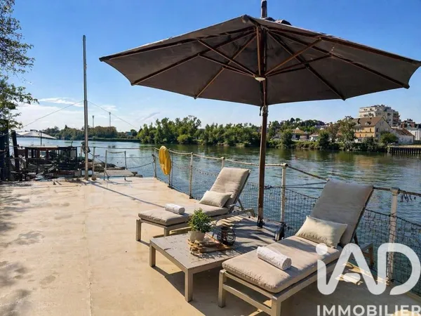 Péniche 5 pièces 170 m²