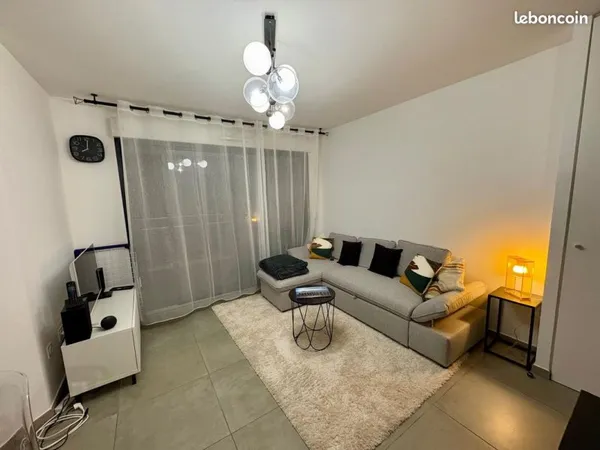 Appartement T2 avec balcon (stationnement et cave inclus)