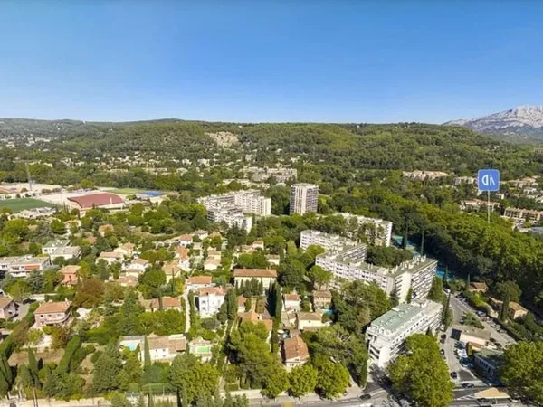 AIX-EN-PROVENCE Proche parc LA TORSE à 8 min en voiture/10 min à vélo de la place de la Rotonde - Do
