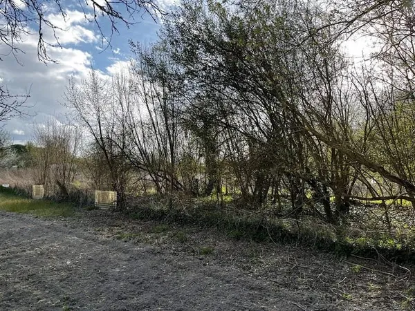 Terrain 1275 m²
