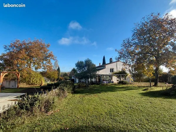 Maison 6 pièces 272 m²