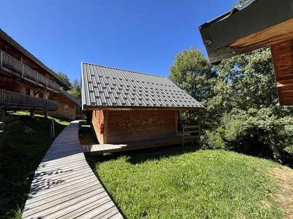 CHALET INDIVIDUEL AU VILLAGE GAULOIS 8 couchages
