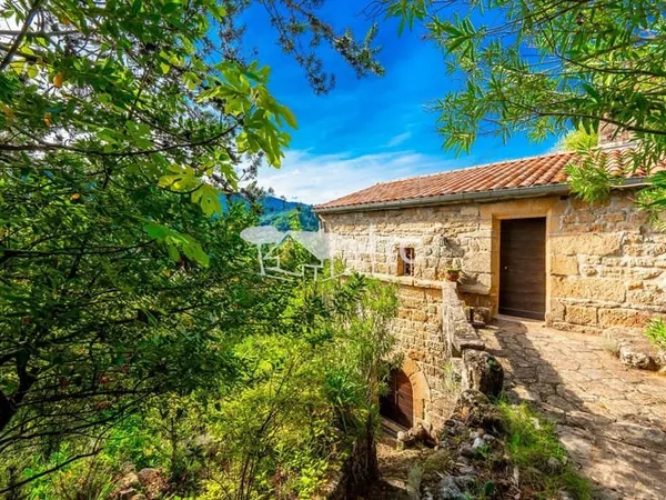 Maison en pierre