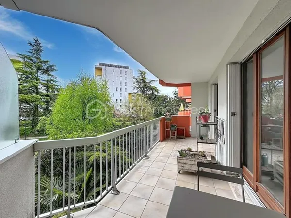 T4 de 98 m² avec terrasse, garage et cellier - Résidence avec ascenseur