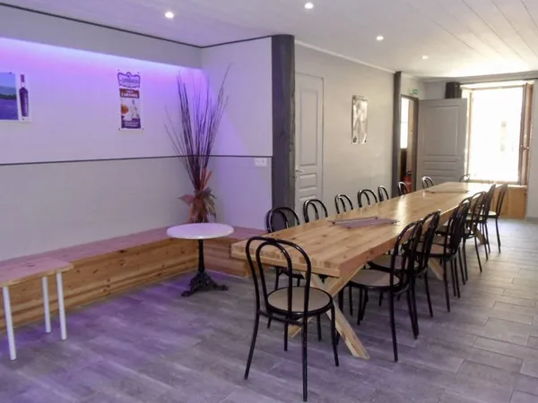 MAISON DE VILLAGE GRANDE FAMILLE OU GITE