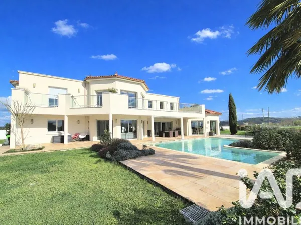 Maison 9 pièces 356 m²