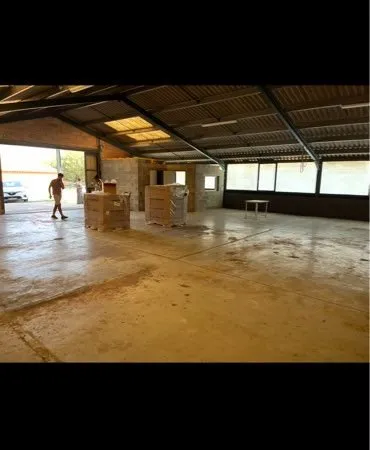 Local d’activité et entrepôt Vente Apt 3p 245m² 800€