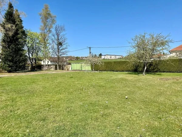 Terrain constructible 700 m²