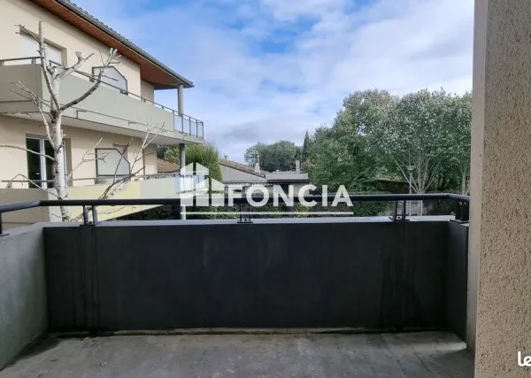 À découvrir sans tarder - T2 avec balcon et parking à Cuganux