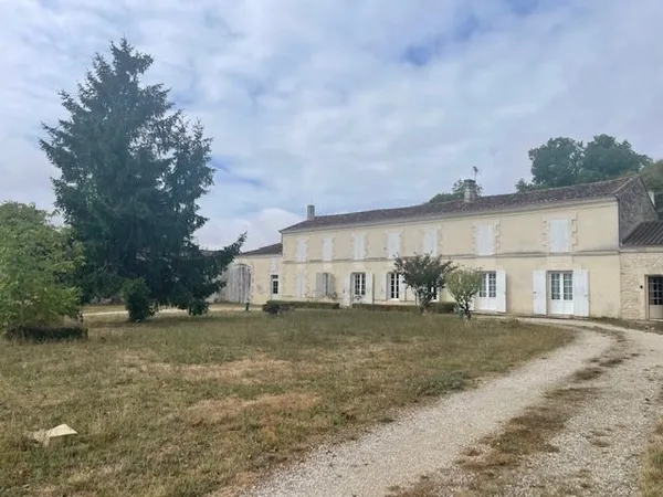 Maison 8 pièces 220 m²