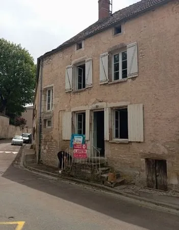 GROS POTENTIEL - Maison à rénover entièrement - 100 m² + combles