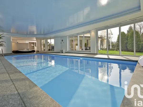 Maison 5 pièces 245 m²