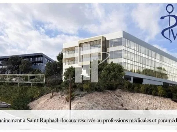 - Saint-Raphaël - Centre Médical - Livraison immédiate -