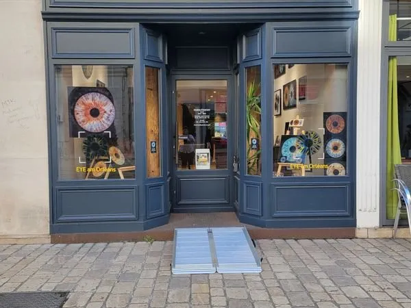 Location local commercial orleans centre