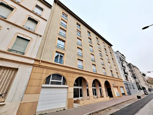 LYON 7€ - T1 loué - Secteur Place Saint-Louis