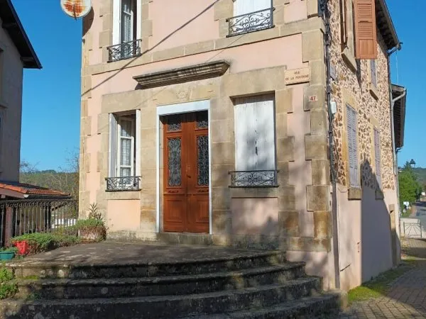 Vallée du Lot- Ensemble immobilier 2 Maisons avec grange en pierre.