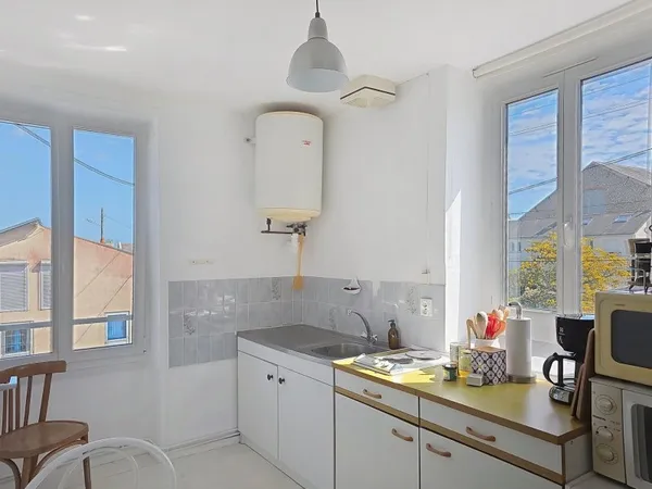 Dans le bourg de Batz-sur-Mer, joli pied-à-terre