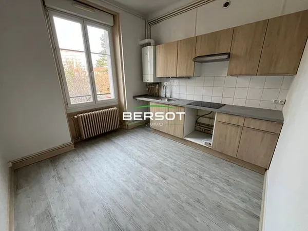 Appartement T3 avenue fontaine argent proche boucle Besançon