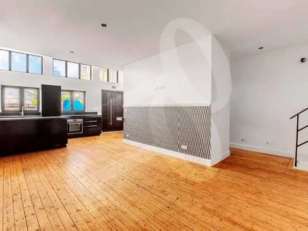 Bureaux 9 pièces 164 m²