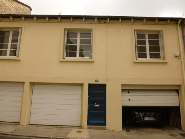 GARAGE - RUE MONSEIGNEUR AUGOUARD