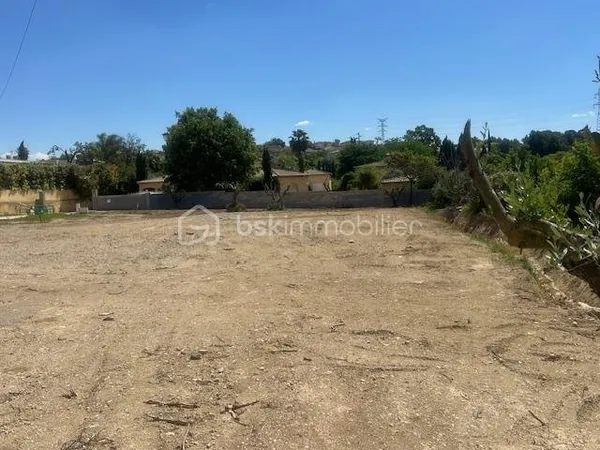Terrain 439 m²