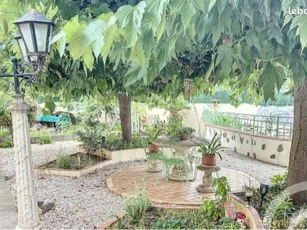 Maison de 210m2 avec studio