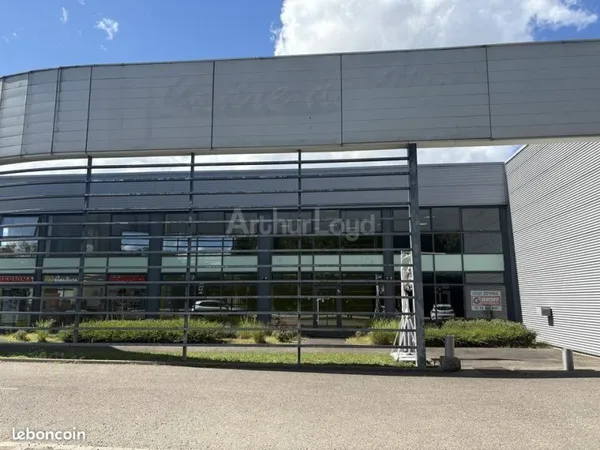 Local commercial 486 m²