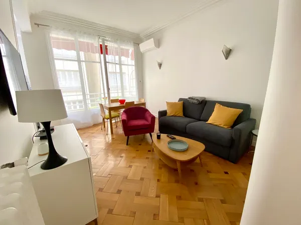 Loue appartement 39m² meublé Nice Carré d'Or - Bail étudiant à partir de 26 août 2026