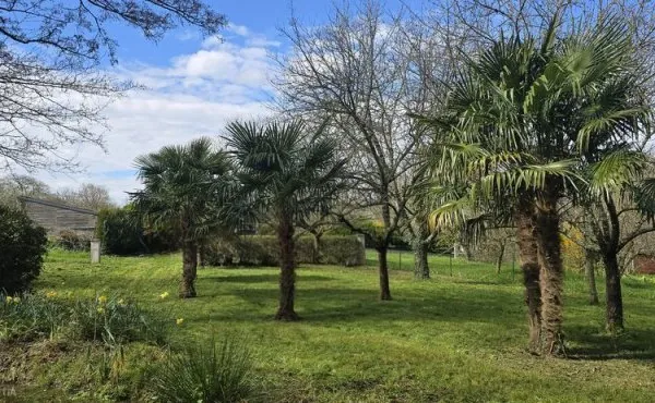d'un terrain d'agrément et potager non constructible