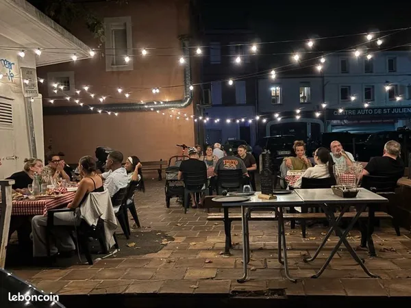 Pizzeria restaurant