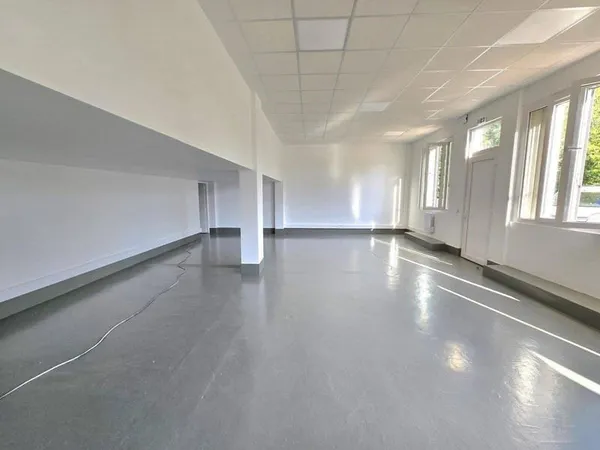 Local commercial 362 m²