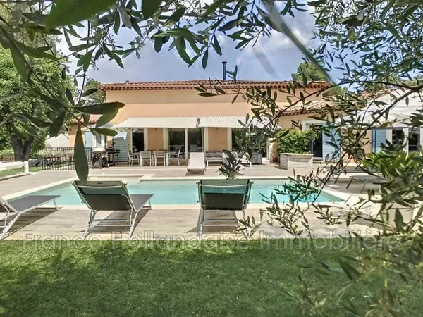 Maison 10 pièces 324 m²
