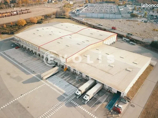 Local industriel 3 071 m²