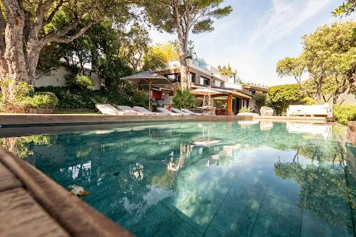 Maison 11 pièces 317 m²