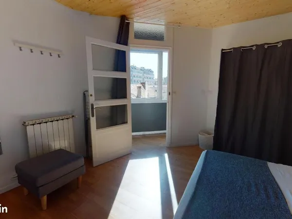 Chambre 4 pièces 66 m²