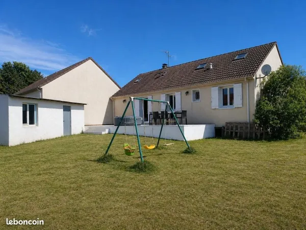 🏡MAISON FAMILIALE COUP DE CŒUR - 4 CHAMBRES - 96 m² - TERRAIN 803 m² - TERRASSE - CENTRE VERNOU LA C