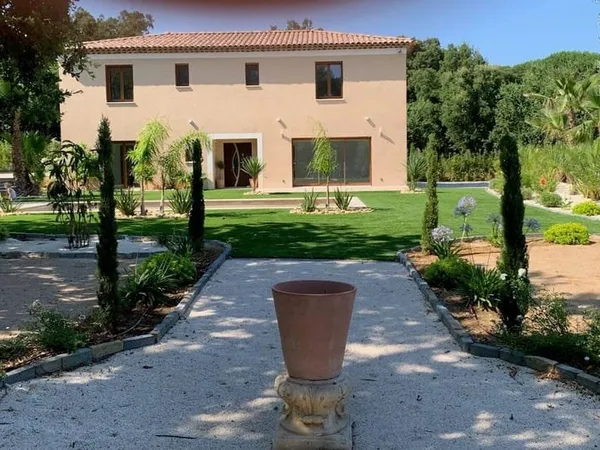 Maison 6 pièces 200 m²