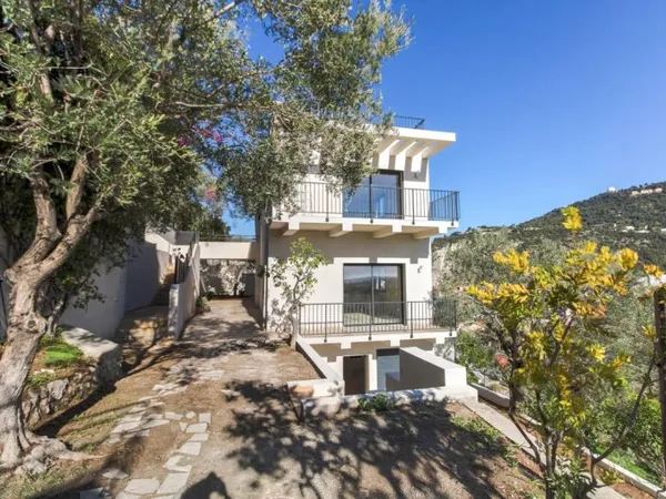 Rare à la vente – 4 pièces avec jardin de 280m² à Nice Cimiez